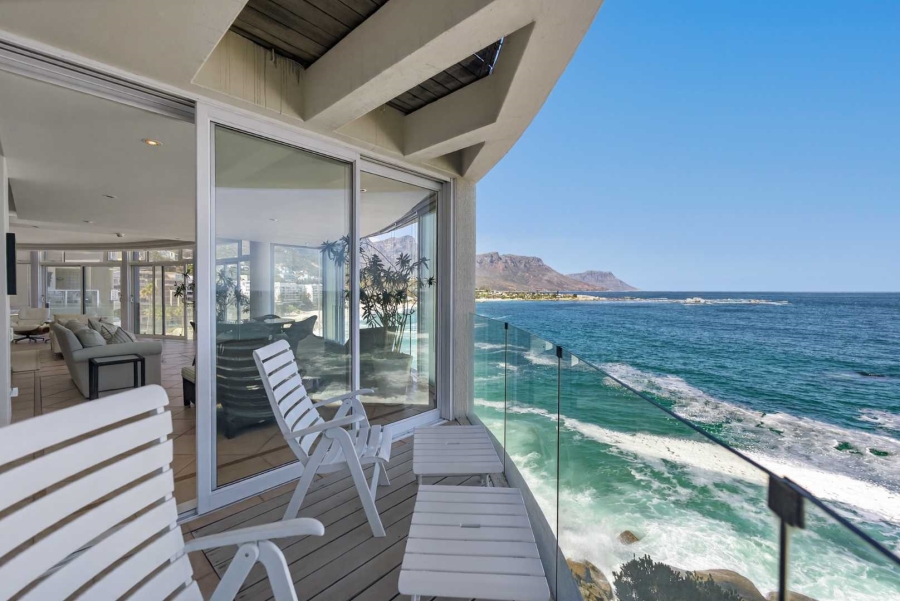 3 Bedroom Property for Sale in Clifton Western Cape